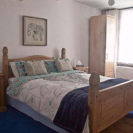 Bed and Breakfast Le Figuier La Foret-Auvray Екстер'єр фото