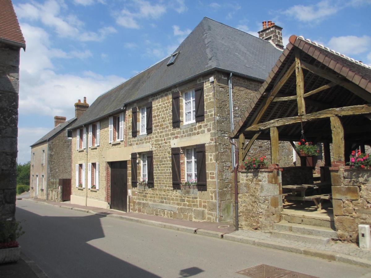 Bed and Breakfast Le Figuier La Foret-Auvray Екстер'єр фото