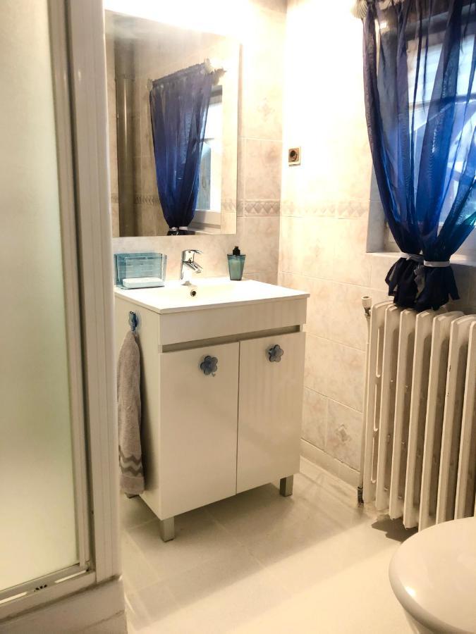 Bed and Breakfast Le Figuier La Foret-Auvray Екстер'єр фото