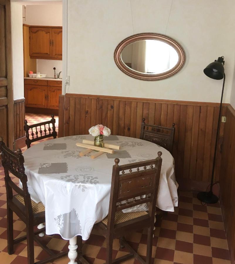 Bed and Breakfast Le Figuier La Foret-Auvray Екстер'єр фото