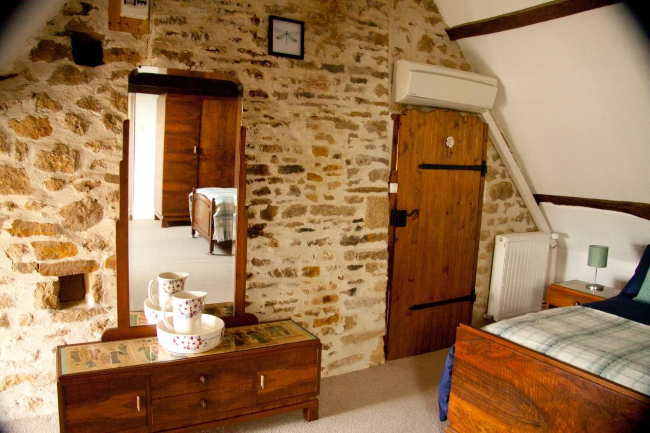 Bed and Breakfast Le Figuier La Foret-Auvray Екстер'єр фото