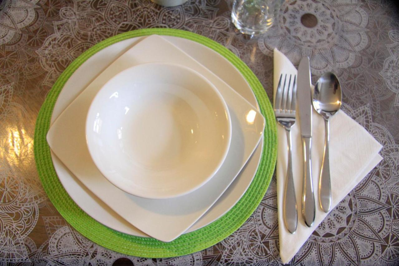Bed and Breakfast Le Figuier La Foret-Auvray Екстер'єр фото